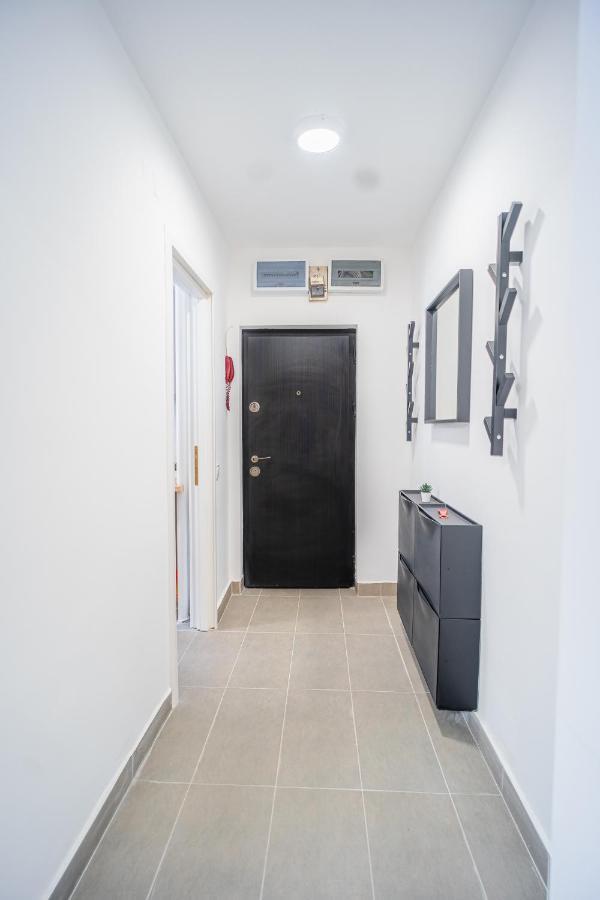 Refreshingly Chic: Newly Renovated 2Br Apartment 布加勒斯特 外观 照片