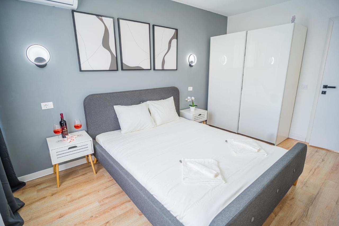 Refreshingly Chic: Newly Renovated 2Br Apartment 布加勒斯特 外观 照片